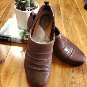 EARTH Brown Leather Shoes - Size 9B